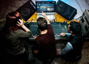 Cómo Elegir la Empresa de Producción de Eventos Ideal